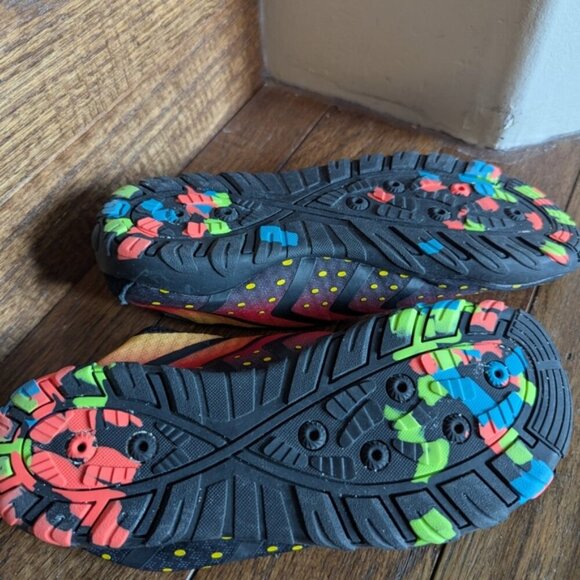 Water Shoes Colorful Kids Shoes with Black Soles Eu 33  Sz 1.5-2 US. - Picture 3 of 7
